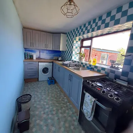 Vakantiehuis Granny's Cottage, A Lovely Lakeside