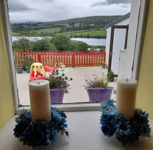 Granny's Cottage, A Lovely Lakeside Dom wakacyjny