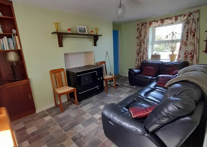 Holiday home Granny's Cottage, A Lovely Lakeside *