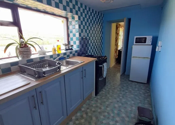 Granny's Cottage, A Lovely Lakeside *